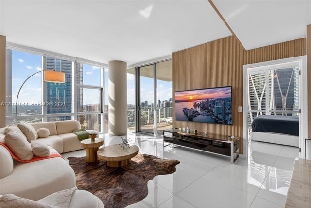 Corner Unit With Panoramic Bay Views, Den