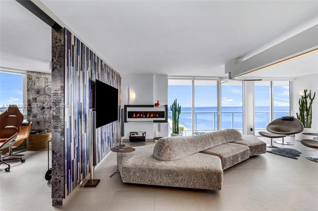 Remodeled High-Floor Akoya With Ocean Views photo 3