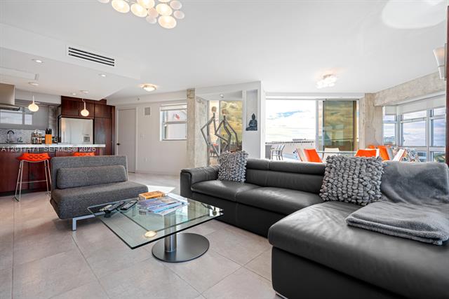 Octagon Towers Skyloft Penthouse, 360 Views photo 3