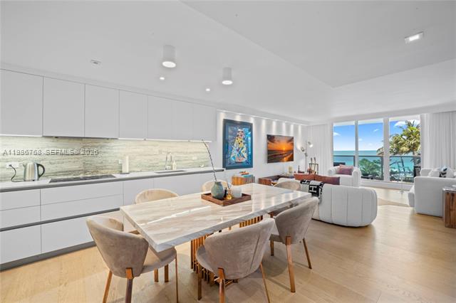 Roney Palace Direct Ocean View 3BR Den photo 2