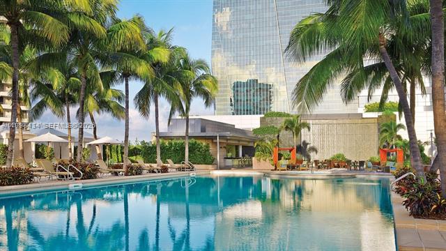 Four Seasons Brickell: 33rd Floor Corner Oasis