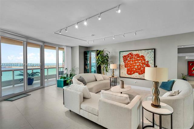 Santa Maria End Unit, Bay Views, Wrap Balcony