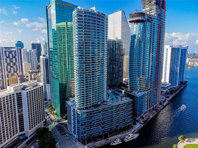 Epic Penthouse: River Views & Luxury Living