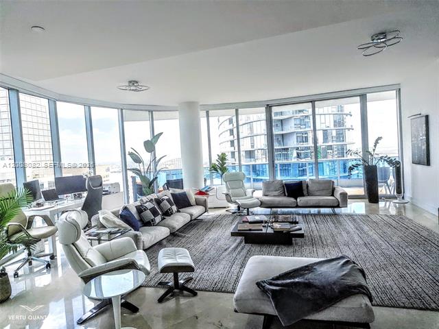 Epic Penthouse: River Views & Luxury Living photo 3