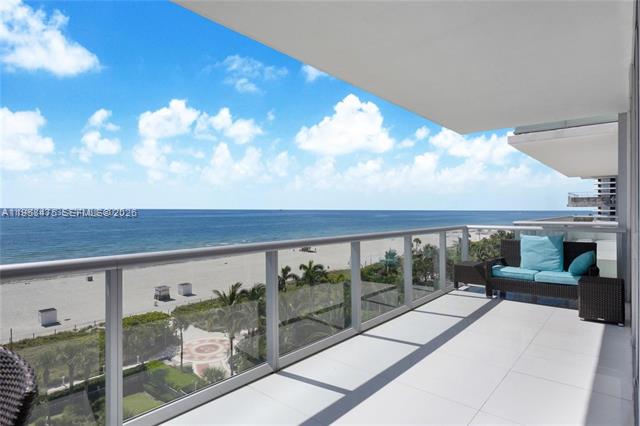 Caribbean Corner: Ocean Views, Wraparound Terrace