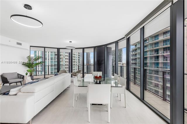 Flatiron Brickell: High-Floor City & Bay Views photo 3