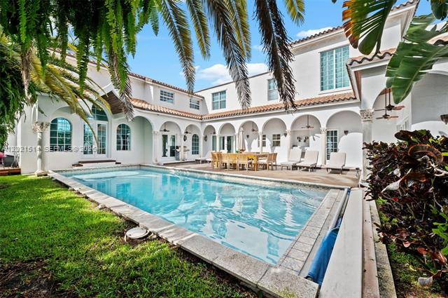 Mediterranean Miami Beach Mansion With Pool photo 2