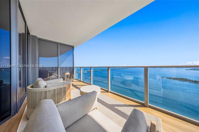 Aria Reserve Luxury Corner with Bay Views photo 3