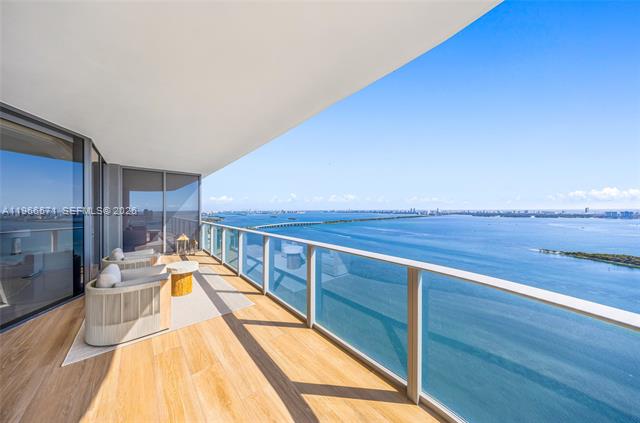 Aria Reserve Luxury Corner with Bay Views photo 2