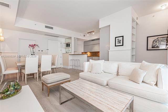 Continuum Beachfront With Dual Balconies photo 2