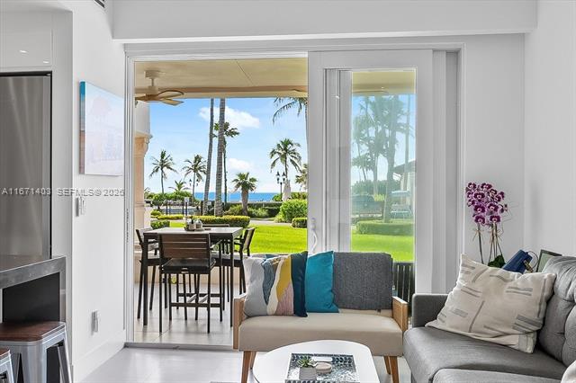 Renovated Seaside Villa Ground Floor At Fisher Island