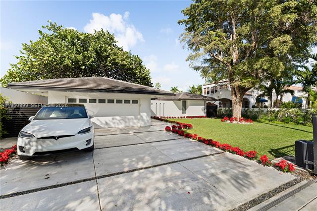 Waterfront Home With 80-Ft Dock And Pool photo 2