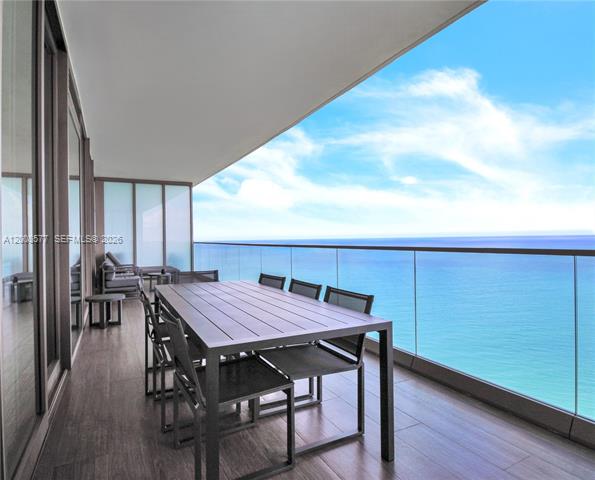 Armani Casa Ocean View With Summer Kitchen photo 3