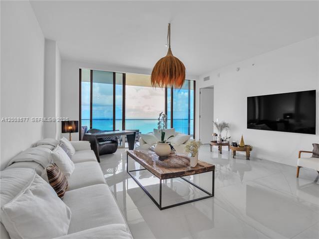 Armani Casa Ocean View With Summer Kitchen
