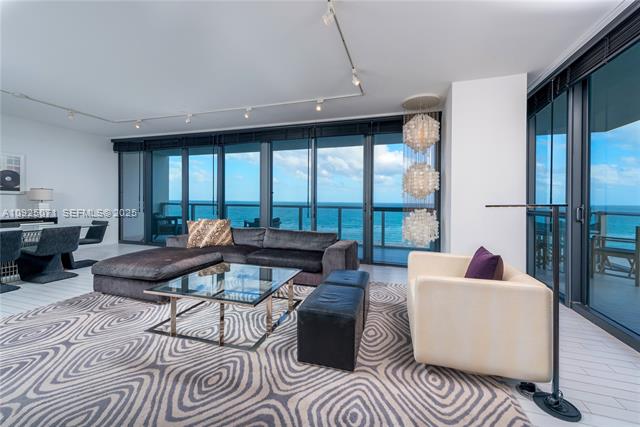 W South Beach Oceanfront 3BR Luxury photo 3