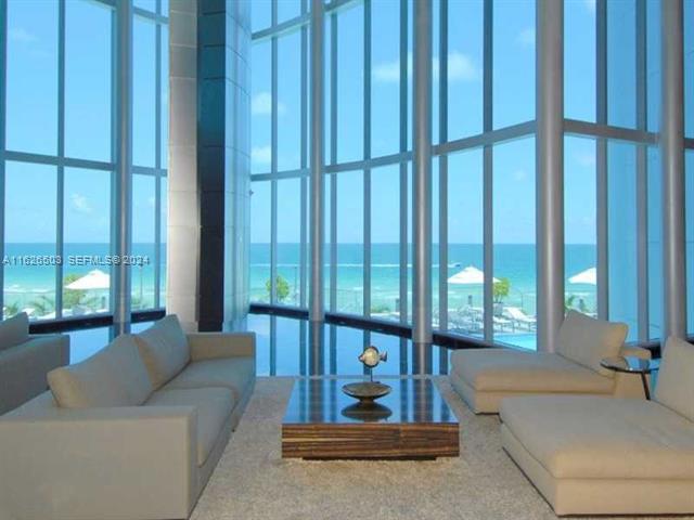 Jade Beach Penthouse: 180° Ocean Views, 22' Ceilings