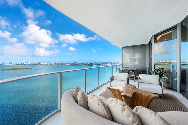 Aria Reserve Luxury: Bay Views, Private Elevator photo 3