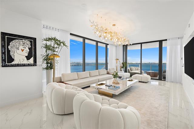 Aria Reserve Luxury: Bay Views, Private Elevator