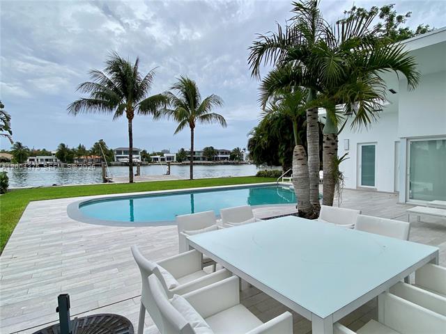 Normandy Shores Waterfront With Pool And Boat Dock photo 3