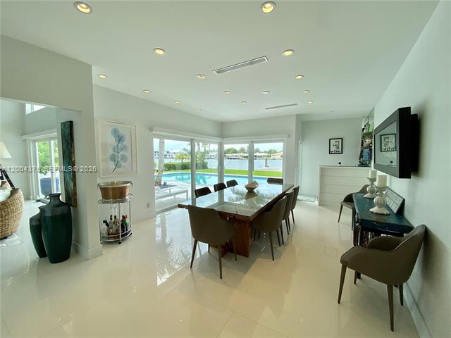 Normandy Shores Waterfront With Pool And Boat Dock photo 2