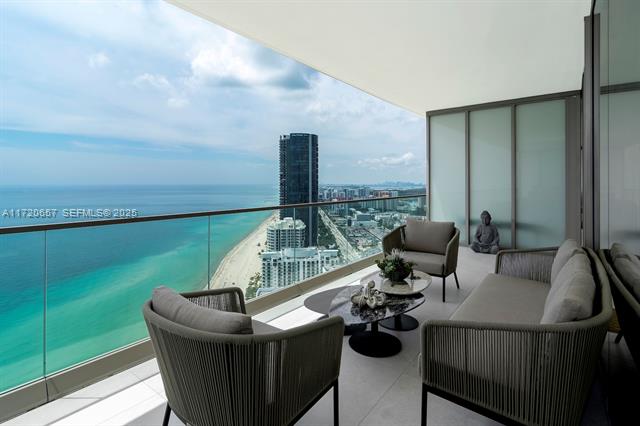 Armani Casa Oceanfront With Private Elevator photo 3