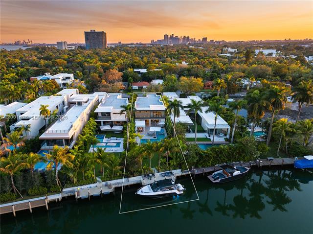 Belle Meade Waterfront Villa With Boat Dock photo 2