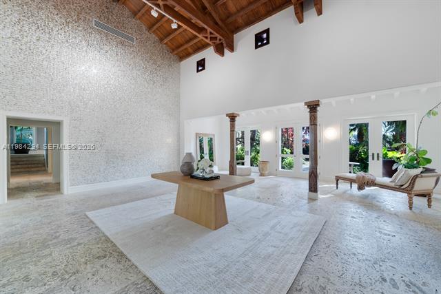 Mediterranean Estate On Palm Island Waterfront photo 2