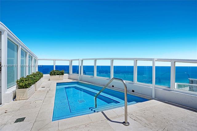 Fontainebleau II 37th Floor Penthouse Pool