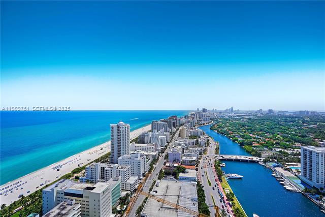 Fontainebleau II 37th Floor Penthouse Pool photo 2