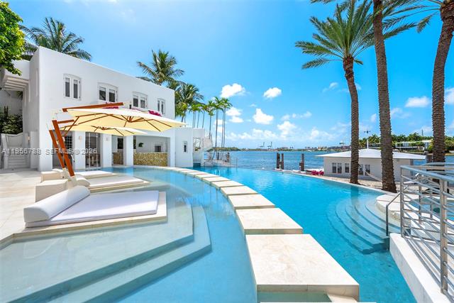 Mykonos Masterpiece On Hibiscus Island