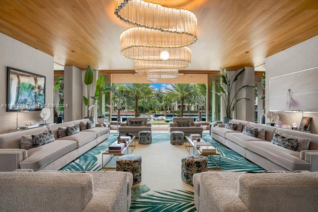 Max Strang Teak Estate On Sunset Islands photo 3