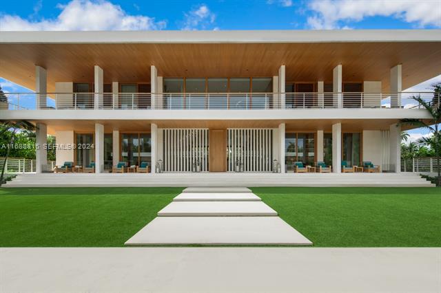 Max Strang Teak Estate On Sunset Islands photo 2