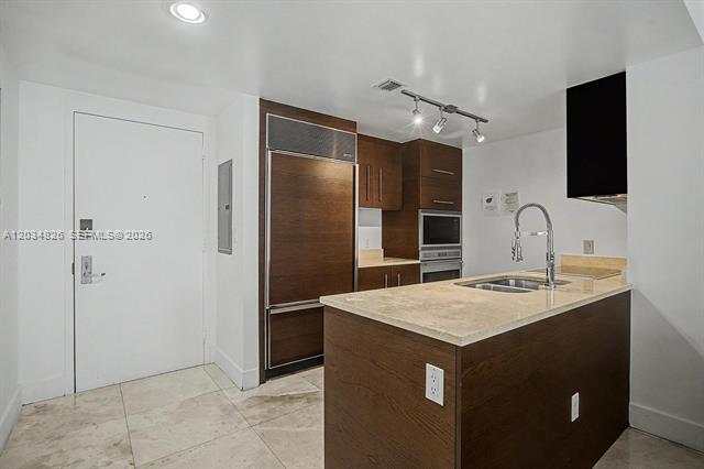Icon Brickell 22Fl: Bay Views, Marble & Pools photo 3