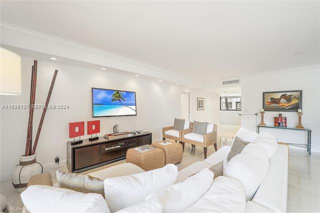 Botanica: Remodeled 2BR, 4' to Beach photo 3