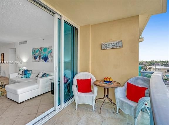 Wave Oceanfront: Updated 1BR Beach Living photo 3