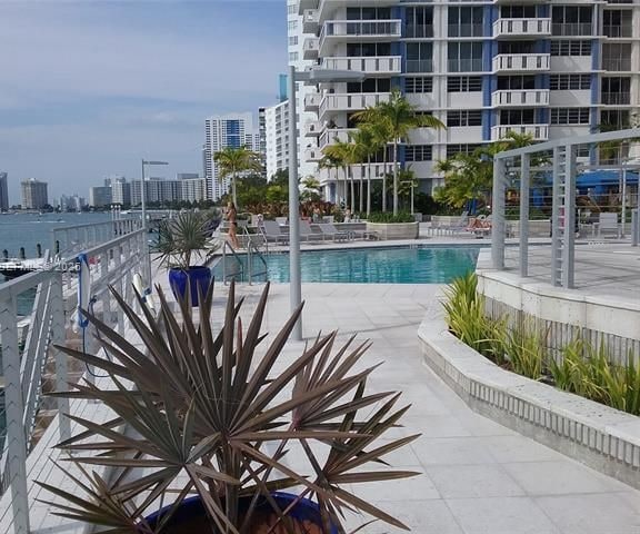 South Bay Club: Spacious 1BR Near South Beach photo 3