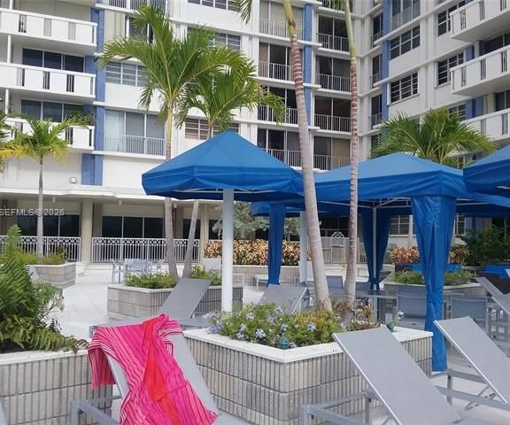 South Bay Club: Spacious 1BR Near South Beach