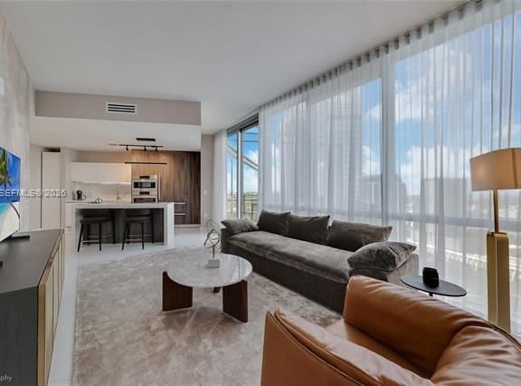 Miami Skyline 1BR Den At Paramount Worldcenter