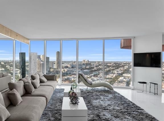 Portofino Tower Townhouse: Ocean Views & Beach Steps