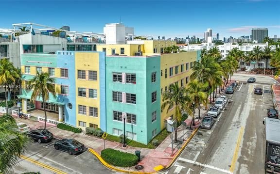 Renovated Corner Unit On Ocean Drive, Miami Beach photo 3