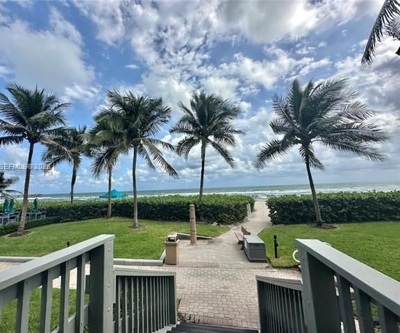 Oceania I: Oceanfront 2BR, Panoramic Views