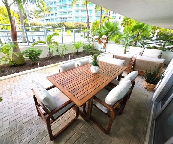 Peloro Waterfront: Luxury 2BR Bay Views