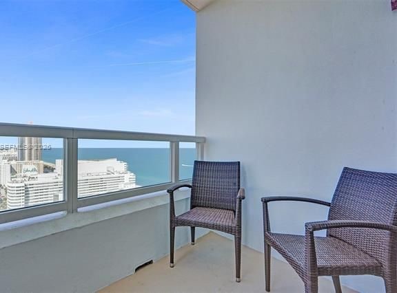 Bay & City Views At Fontainebleau Ii photo 3