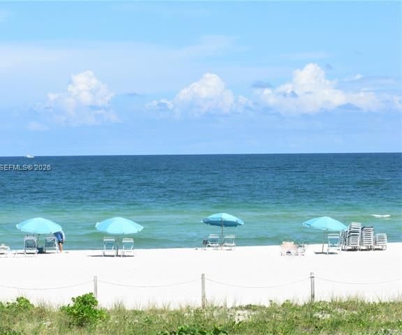 Oceanfront Millionaire's Row With Full Amenities photo 2