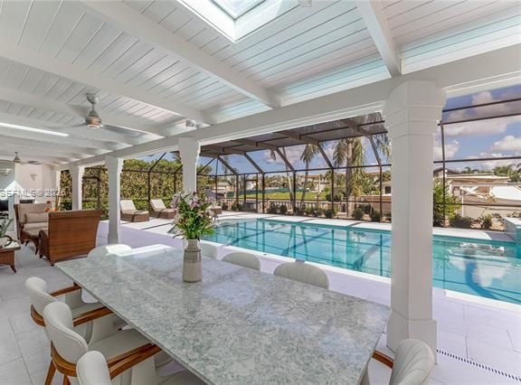 Luxury Waterfront 4BR With Pool & Private Dock photo 2