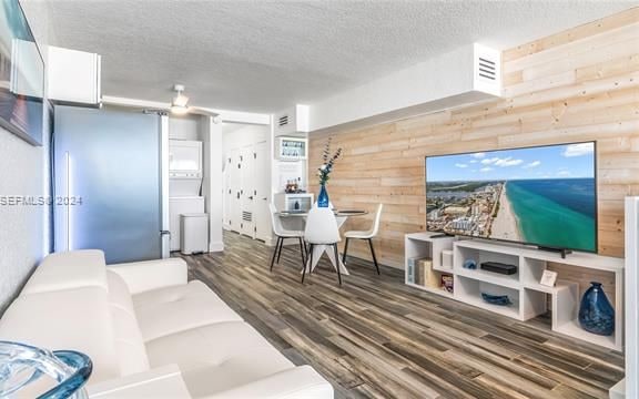 Beachfront Studio On Hollywood Broadwalk