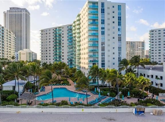 Oceanfront Tides Condo, Pool & Gym photo 2