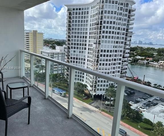 Remodeled 2BR Millionaires Row Waterfront Views