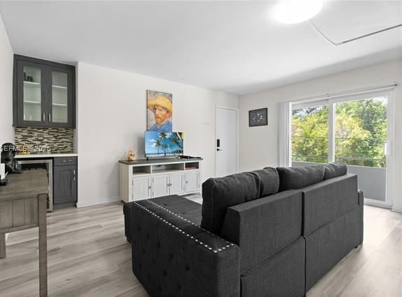 Renovated South Beach 2BR With Wine Bar photo 2