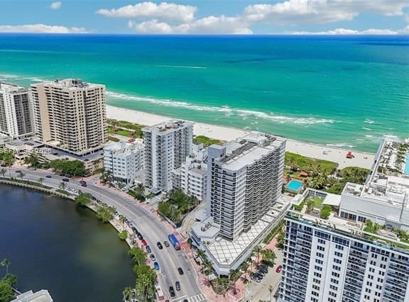 Oceanfront 1BR Murphy Bed at The Riviera